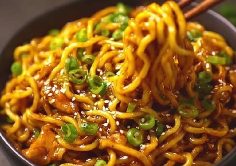 Sticky Garlic Chicken Noodles Recipe
