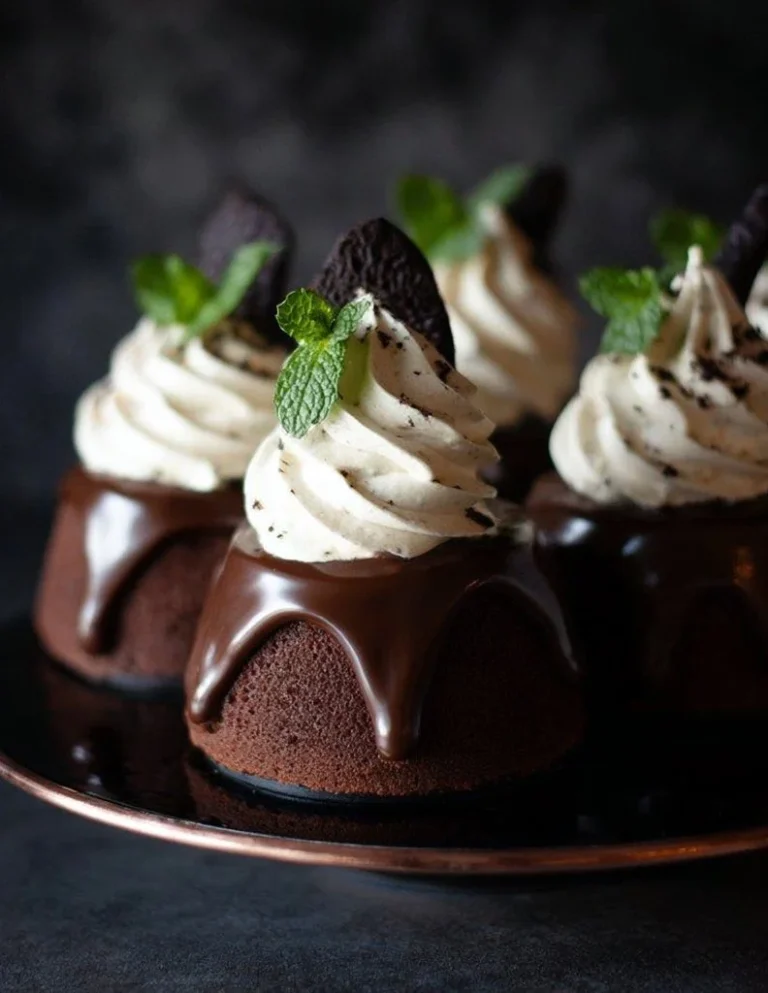 Mint Chocolate Mini Cakes