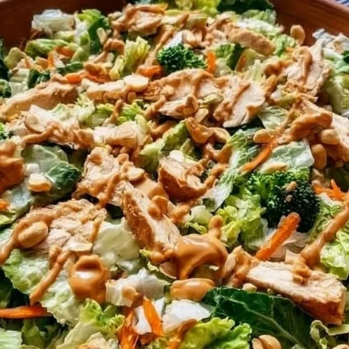 Delicious Chicken Cashew Crunch Salad with vibrant vegetables and crunchy cashews