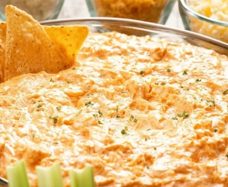 Greek Yogurt Buffalo Chicken Dip