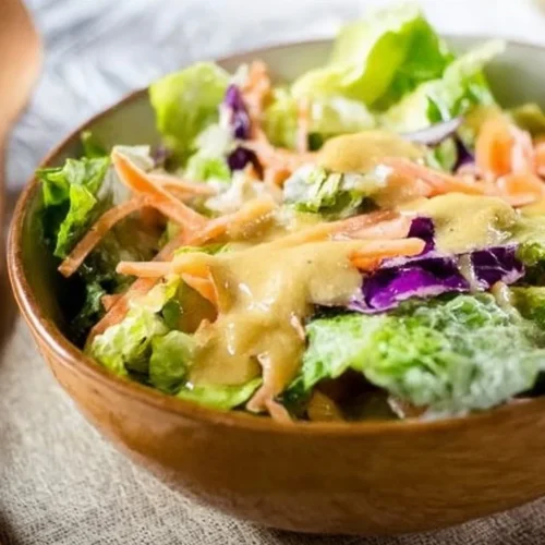 Delicious Benihana Ginger Salad Dressing in a bowl, perfect for salads.