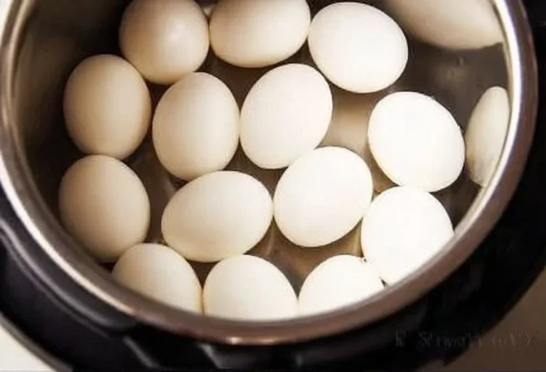 Hard Boiled Eggs in Instant Pot – Mom’s Dinner