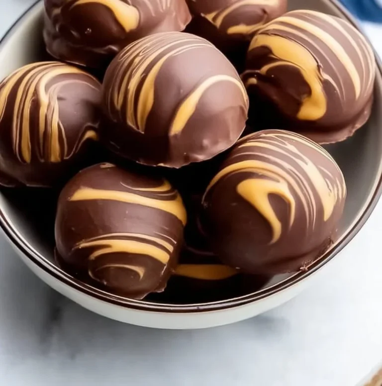 Keto Peanut Butter Chocolate Fat Bombs