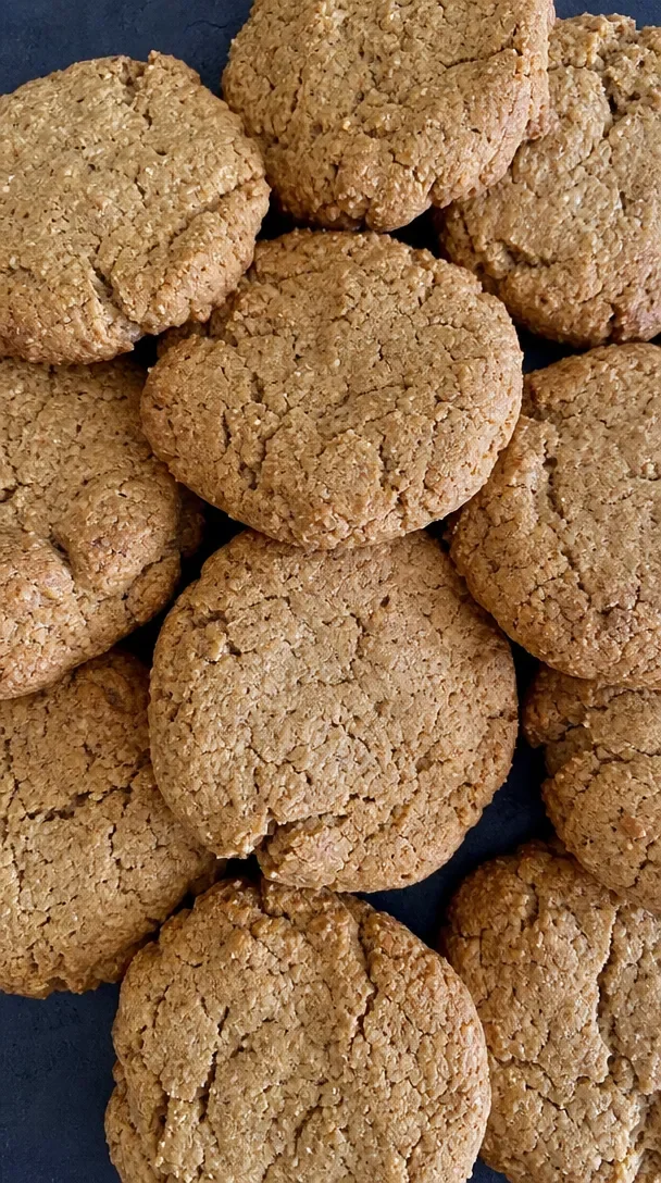 Easy Almond-Butter Oat-Flour Cookies
